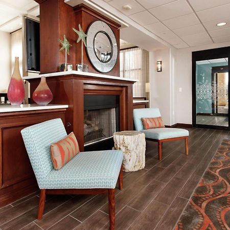 Hampton Inn & Suites Наварр Экстерьер фото