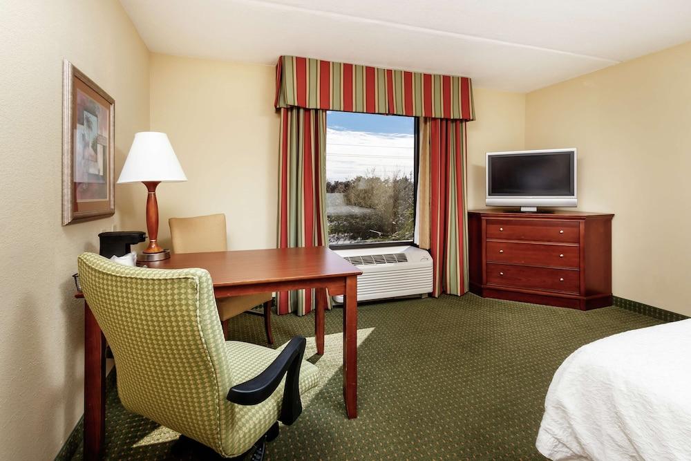 Hampton Inn & Suites Наварр Экстерьер фото