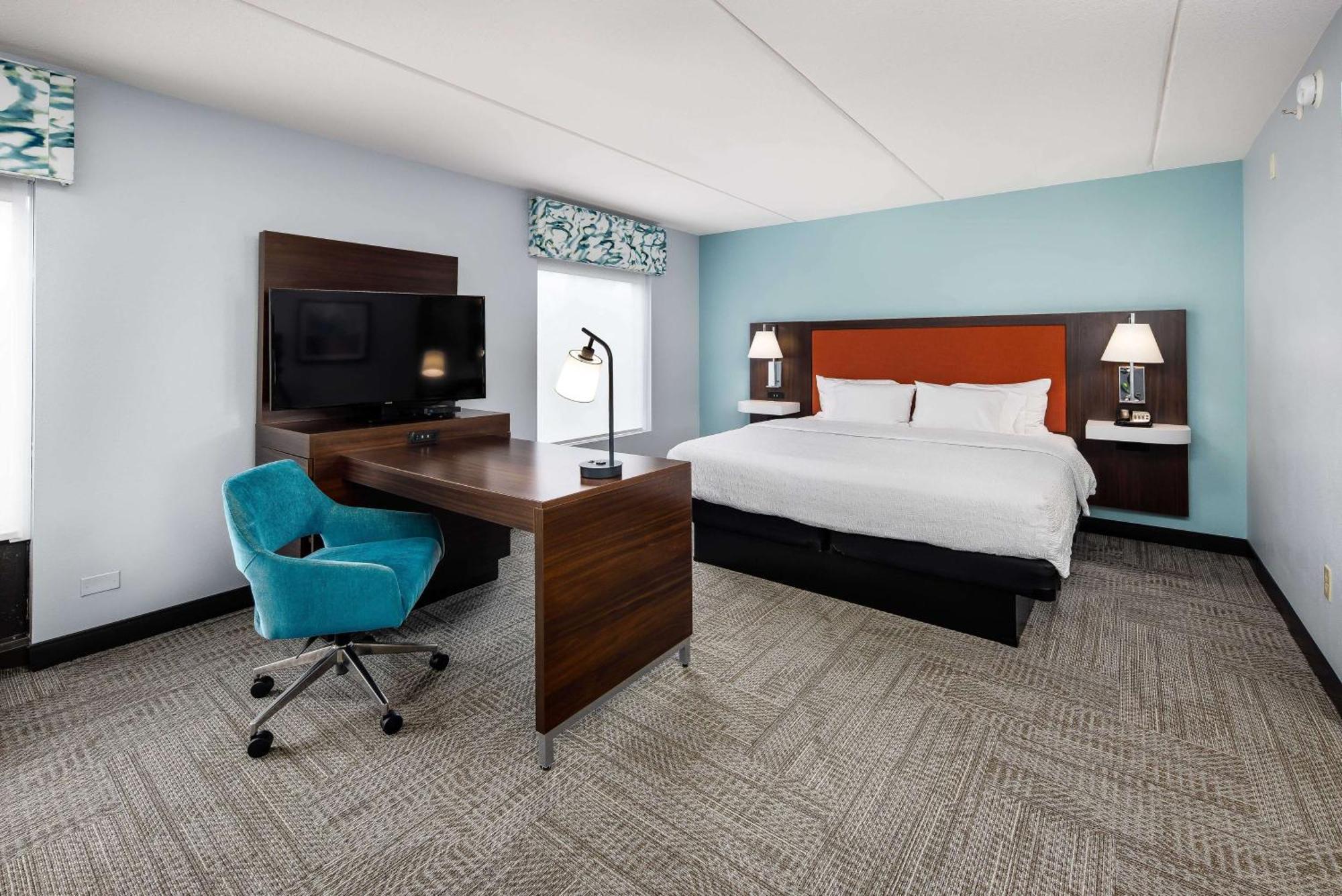 Hampton Inn & Suites Наварр Экстерьер фото